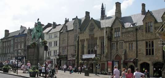 Market Place (Bild: Trilobite, CC Wikipedia, bearb MSchmidt)